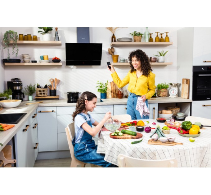 Духовка электр. Hansa, 60см, 77л, A, гриль , эмаль легкой очистки, диспл., телескоп, черный