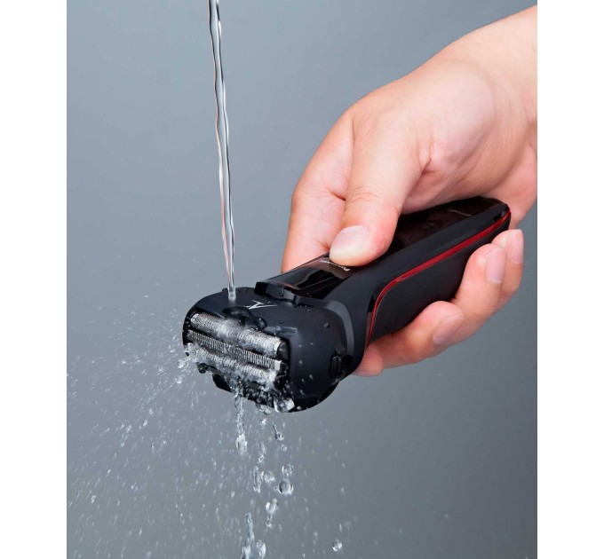 Бритва електр. Panasonic сеточная , 13000 об/мин, бритв.головок-3, Li-Ion, сух.+влажн., триммер, 2 насад.,док-станц. , черный