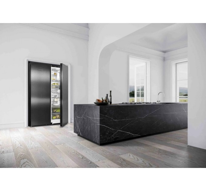 Холодильник Liebherr SBS, 185.5x119.4х67.5, холод.отд.-398л, мороз.отд.-271л, 2дв., A++, NF, диспл внутр., черный