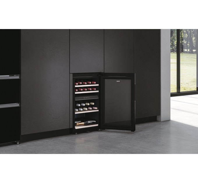 Холодильник Haier для вина, 82x49.7х58.5, холод.отд.-106л, зон - 2, бут-42, ST, дисплей, черный