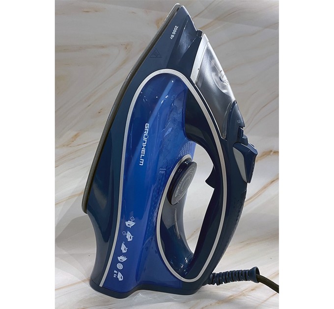 Утюг GRUNHELM EI9501C